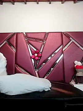 Adel Nesbiit online show from 02/18/25, 07:19