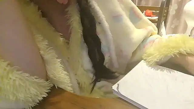 Snapshot of arena1357 chatting on 11/04/25, 12:59 arena1357 online show from 11/04/25, 12:59