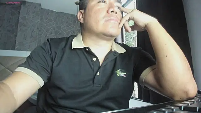 Snapshot of Jhonatan_Morales_S chatting on 02/28/25, 10:50 Jhonatan Morales S online show from 02/28/25, 10:50