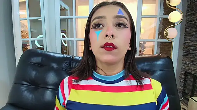 Snapshot of miss_collins chatting on 12/04/25, 05:43 miss collins online show from 12/04/25, 05:43