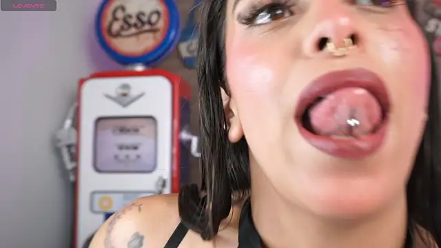miss collins online show from 07/10/26, 07:05