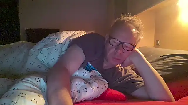 kinkyslet8 online show from 10/31/25, 06:58