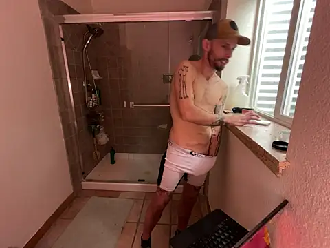 Snapshot of RuffClvb chatting on 12/18/24, 09:08 RuffClvb online show from 12/18/24, 09:08