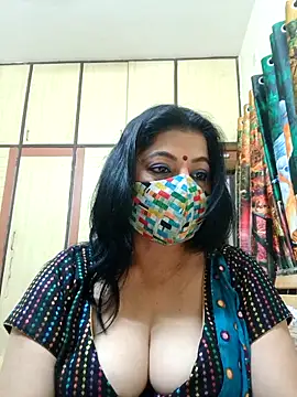 Snapshot of Ratna-777 chatting on 11/01/25, 06:54 Ratna-777 online show from 11/01/25, 06:54