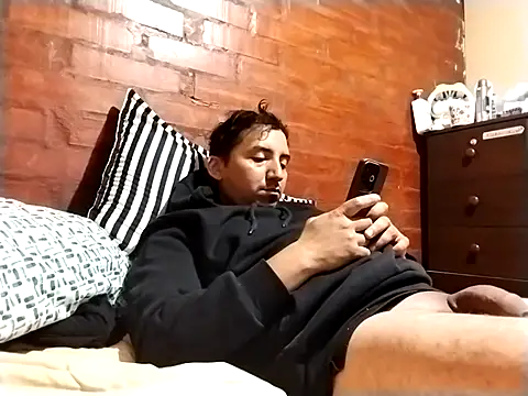 Snapshot of angelcachondo199211 chatting on 11/01/25, 02:46 angelcachondo199211 online show from 11/01/25, 02:46