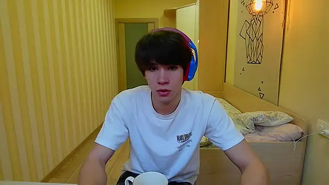 Snapshot of gayGamogey chatting on 12/05/25, 10:02 gayGamogey online show from 12/05/25, 10:02