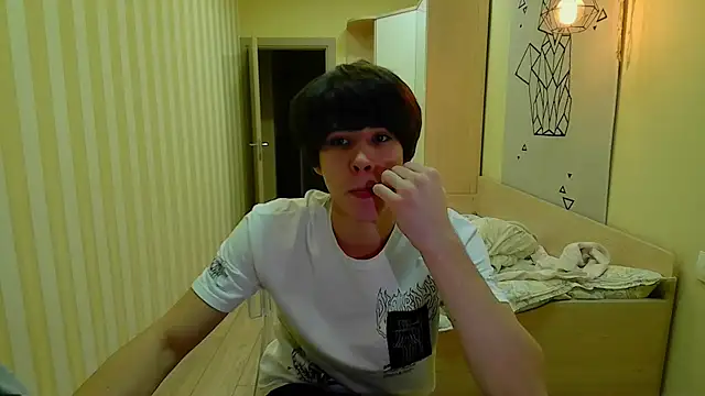 Snapshot of gayGamogey chatting on 12/18/25, 04:57 gayGamogey online show from 12/18/25, 04:57