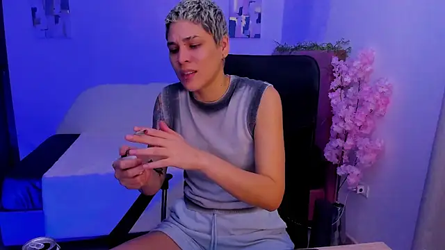 Charlee pink online show from 11/02/25, 11:51