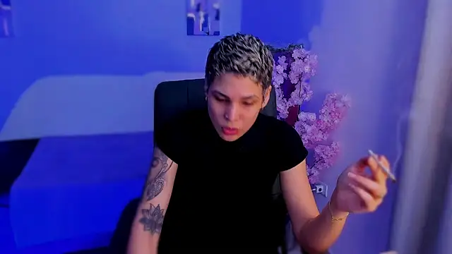 Charlee pink online show from 11/27/25, 08:00