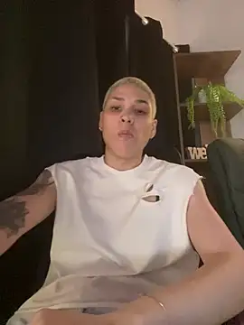 Charlee pink online show from 05/10/26, 06:13