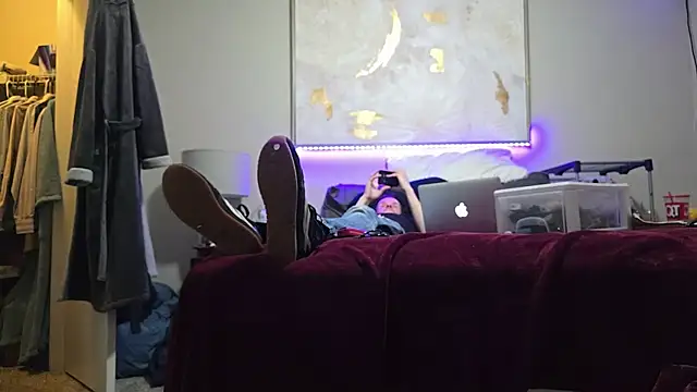 Snapshot of ChillzPnp chatting on 10/18/25, 09:59 ChillzPnp online show from 10/18/25, 09:59