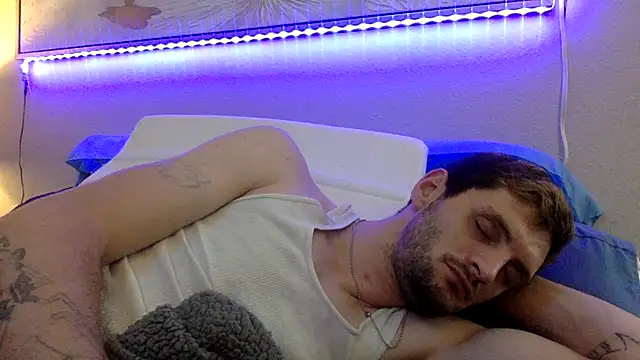 Snapshot of ChillzPnp chatting on 11/15/25, 01:47 ChillzPnp online show from 11/15/25, 01:47