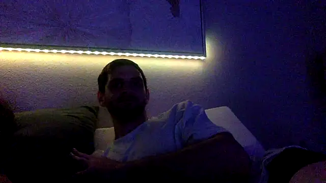 Snapshot of ChillzPnp chatting on 11/18/25, 05:01 ChillzPnp online show from 11/18/25, 05:01