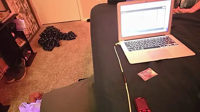 Snapshot of ChillzPnp chatting on 11/22/25, 04:28 ChillzPnp online show from 11/22/25, 04:28