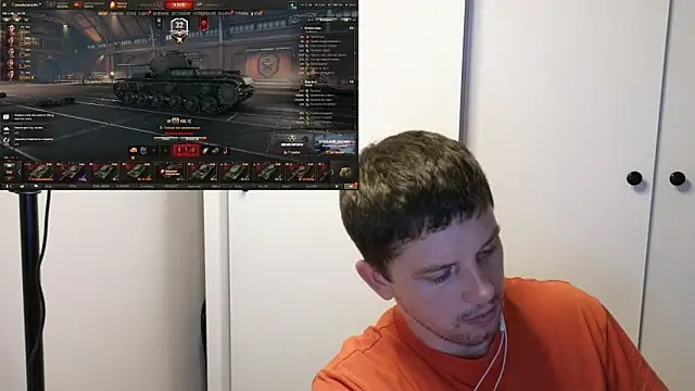 Snapshot of BigL0ve chatting on 11/07/25, 02:06 BigL0ve online show from 11/07/25, 02:06