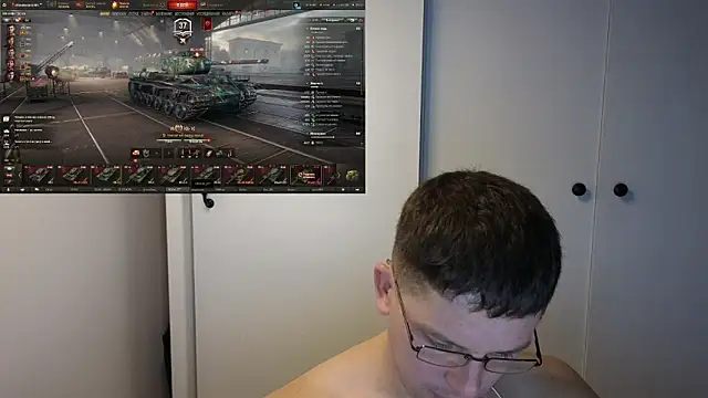 Snapshot of BigL0ve chatting on 12/01/25, 02:44 BigL0ve online show from 12/01/25, 02:44