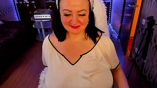 Snapshot of Scarlett_OHara_1861 chatting on 03/03/25, 08:00 Scarlett OHara 1861 online show from 03/03/25, 08:00