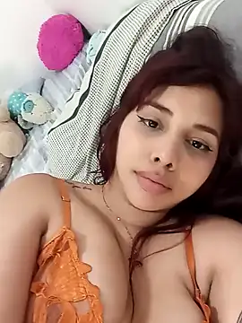 LucyMartelli online show from 01/04/25, 10:34
