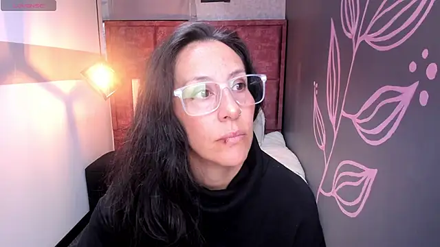 Snapshot of Abrillee1 chatting on 11/08/25, 11:43 Abrillee1 online show from 11/08/25, 11:43