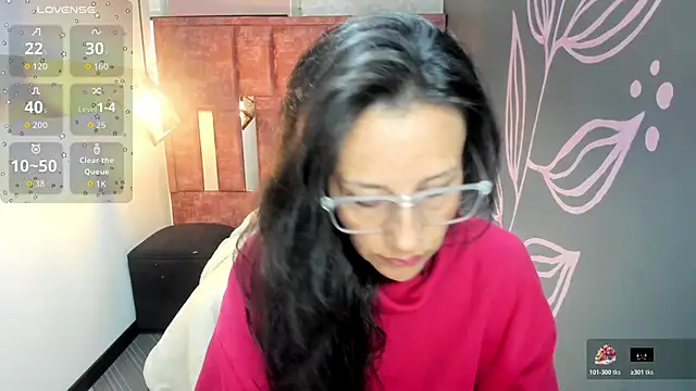 Snapshot of Abrillee1 chatting on 11/10/25, 12:04 Abrillee1 online show from 11/10/25, 12:04