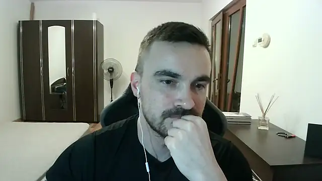 Snapshot of mu5clemania2 chatting on 03/05/26, 08:38 mu5clemania2 online show from 03/05/26, 08:38