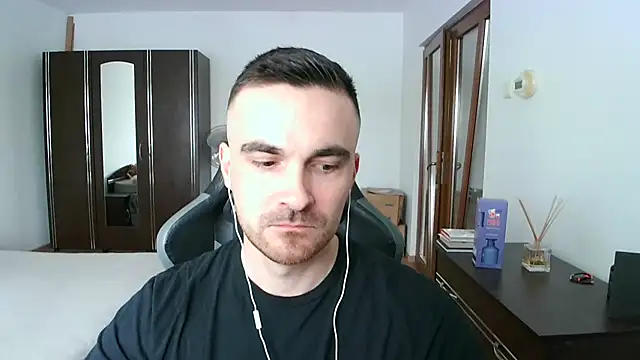 Snapshot of mu5clemania2 chatting on 04/01/26, 12:50 mu5clemania2 online show from 04/01/26, 12:50