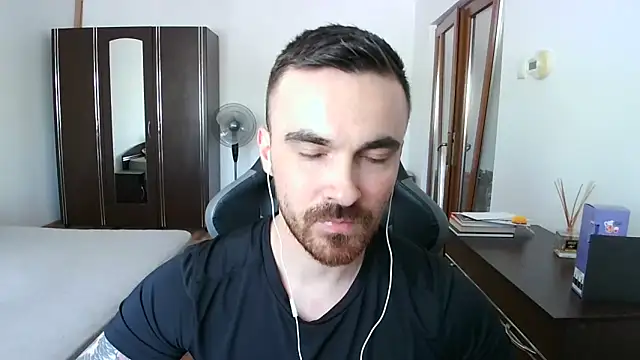 Snapshot of mu5clemania2 chatting on 05/11/26, 12:55 mu5clemania2 online show from 05/11/26, 12:55
