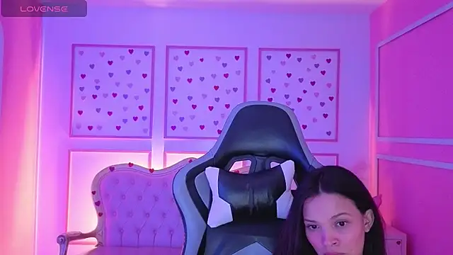 Snapshot of ailen_t chatting on 09/18/25, 02:35 ailen t online show from 09/18/25, 02:35