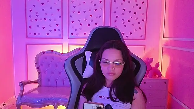 Snapshot of ailen_t chatting on 10/11/25, 02:55 ailen t online show from 10/11/25, 02:55