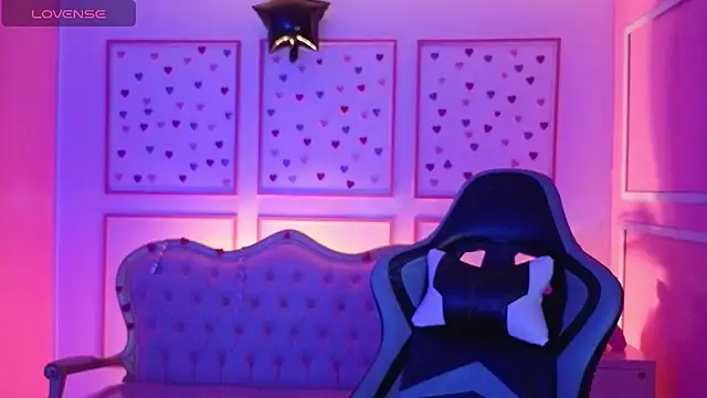 Snapshot of ailen_t chatting on 10/18/25, 02:47 ailen t online show from 10/18/25, 02:47