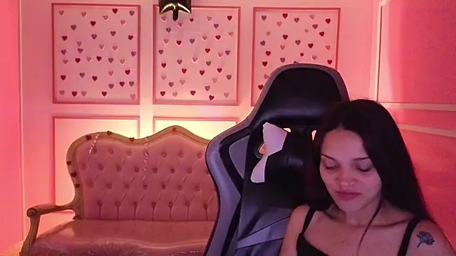 Snapshot of ailen_t chatting on 10/21/25, 02:23 ailen t online show from 10/21/25, 02:23