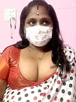 Snapshot of rithikka chatting on 11/19/25, 04:40 rithikka online show from 11/19/25, 04:40