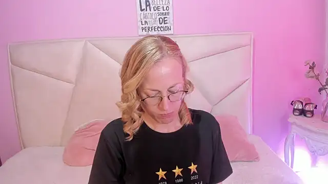 Snapshot of SammySanders chatting on 09/15/25, 08:20 SammySanders online show from 09/15/25, 08:20