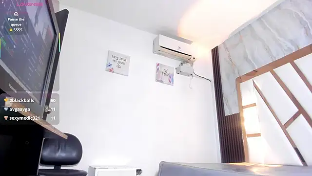 lola hornei online show from 09/28/25, 12:27