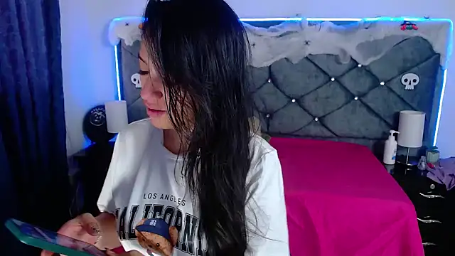 Julietacollins06 online show from 10/24/25, 12:23