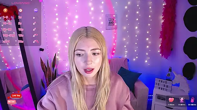 channel blonde a online show from 03/19/25, 07:49