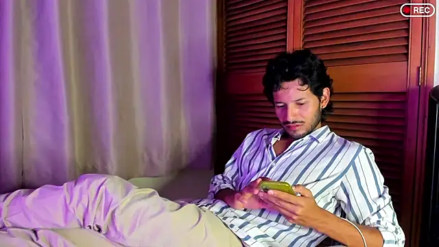 Snapshot of Nicholasrodrii chatting on 09/24/25, 12:36 Nicholasrodrii online show from 09/24/25, 12:36