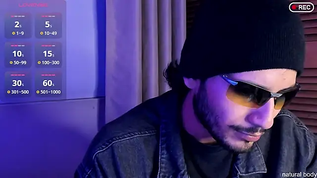 Snapshot of Nicholasrodrii chatting on 10/24/25, 11:56 Nicholasrodrii online show from 10/24/25, 11:56