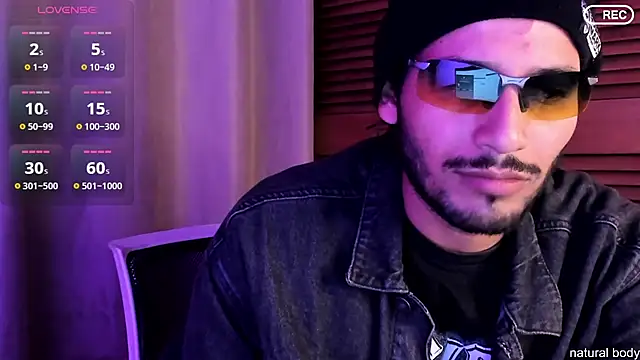 Snapshot of Nicholasrodrii chatting on 10/25/25, 11:21 Nicholasrodrii online show from 10/25/25, 11:21