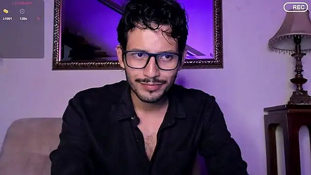 Snapshot of Nicholasrodrii chatting on 12/13/25, 11:43 Nicholasrodrii online show from 12/13/25, 11:43