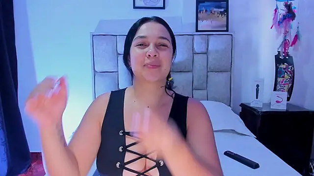 Snapshot of brianaGuzman chatting on 03/06/26, 07:54 brianaGuzman online show from 03/06/26, 07:54