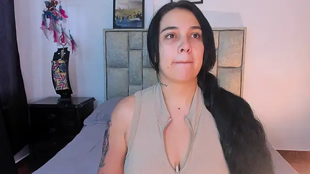 Snapshot of brianaGuzman chatting on 04/07/26, 06:19 brianaGuzman online show from 04/07/26, 06:19