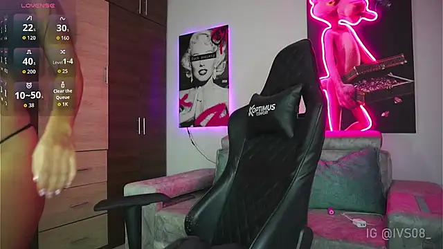 Snapshot of emmagrecco_ chatting on 10/14/25, 08:20 emmagrecco online show from 10/14/25, 08:20