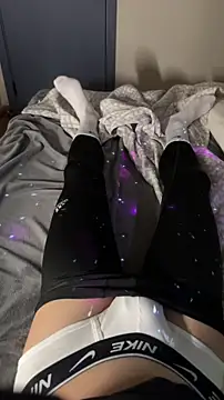 Snapshot of FEIYU001 chatting on 11/27/25, 03:25 FEIYU001 online show from 11/27/25, 03:25