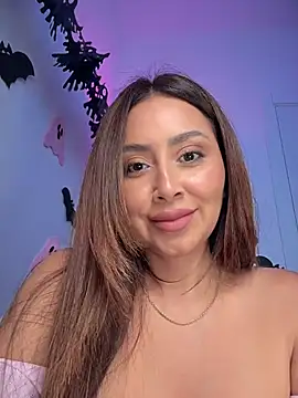 Snapshot of vixen_allure chatting on 10/25/25, 11:51 vixen allure online show from 10/25/25, 11:51