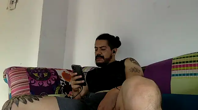 Snapshot of AndresSmith__ chatting on 03/14/25, 03:14 AndresSmith online show from 03/14/25, 03:14