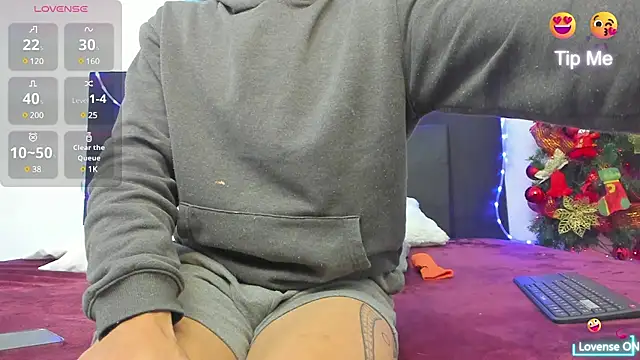nakedfoam1 online show from 12/04/24, 04:54