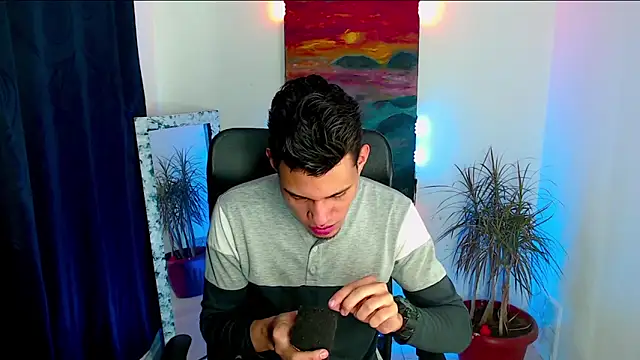 Snapshot of dirtyboy_23 chatting on 09/20/25, 05:08 dirtyboy 23 online show from 09/20/25, 05:08