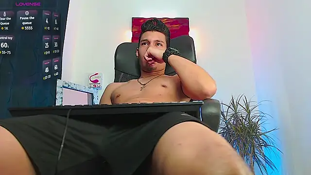 Snapshot of dirtyboy_23 chatting on 10/15/25, 05:07 dirtyboy 23 online show from 10/15/25, 05:07