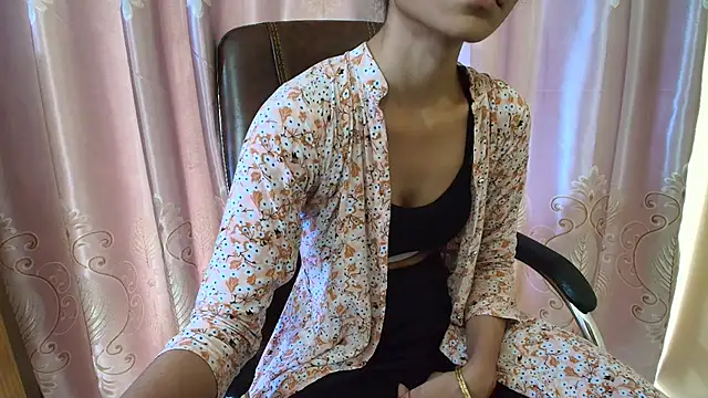 Snapshot of Srabontii chatting on 10/04/25, 06:33 Srabontii online show from 10/04/25, 06:33